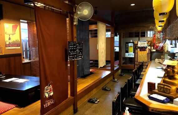 中間市内で営業中の焼き鳥屋はアットホームな雰囲気の掘りごたつ席をご用意