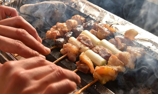 調理中の焼き鳥